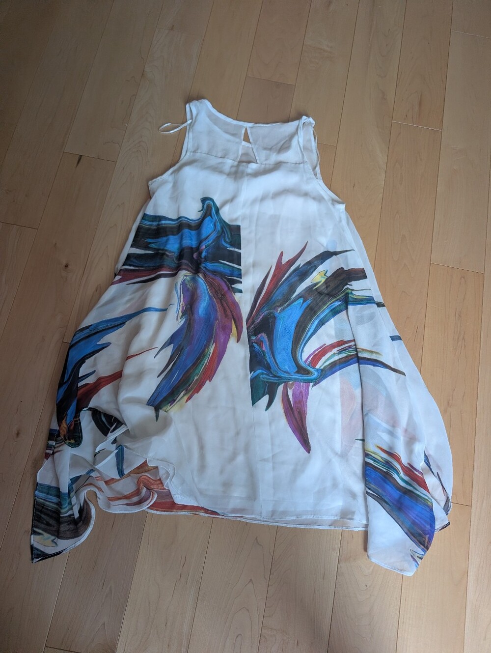 Women’s White Abstract Print Sleeveless Dress